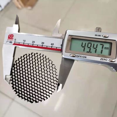 3.2mm Cell Size Honeycomb Grid Honeycomb Louver для светодиодного света против бликов
