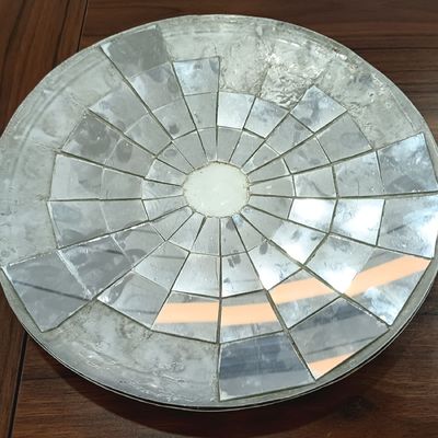 На солнечных панелях используются алюминиевые сотовые панели размером 1500*1800 мм.