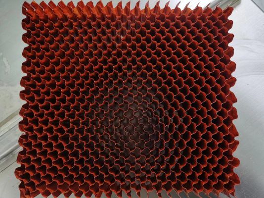 Толщина 5,2 мм Плотность 56 Гибкий Nomex Honeycomb ядро сливообразная перфорированная решетка
