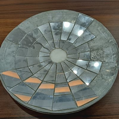 На солнечных панелях используются алюминиевые сотовые панели размером 1500*1800 мм.